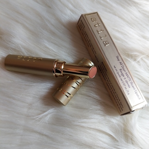 stila palais lipstick